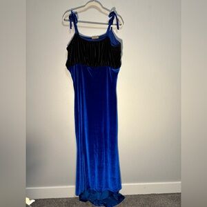 Zelie For She Blue & Black Velvet Maxi Evening Dress Adjustable Straps Tied